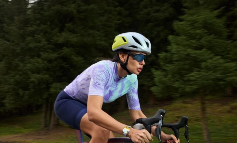 How Can a Smartwatch Improve Your Cycling Workouts?